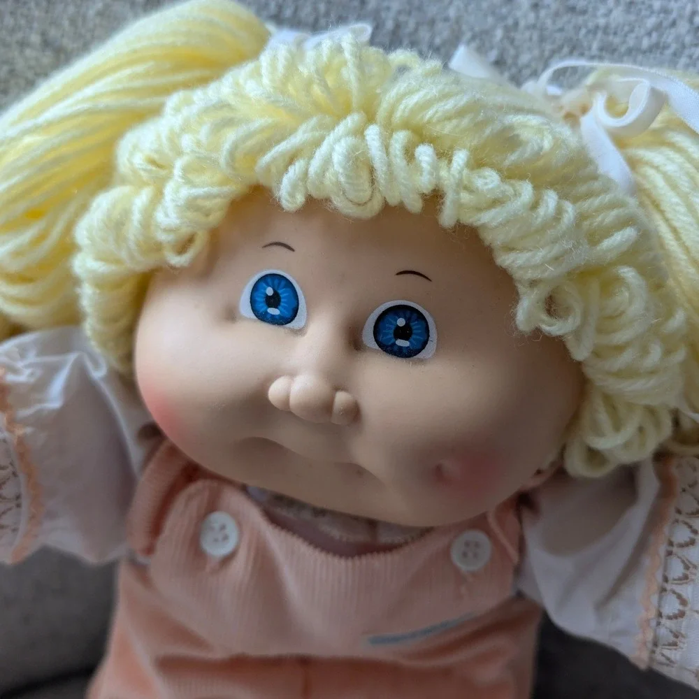 Cabbage Patch Vintage‎ 1982 Kids Doll Yellow Yarn Hair Pigtails Peach Corduroy